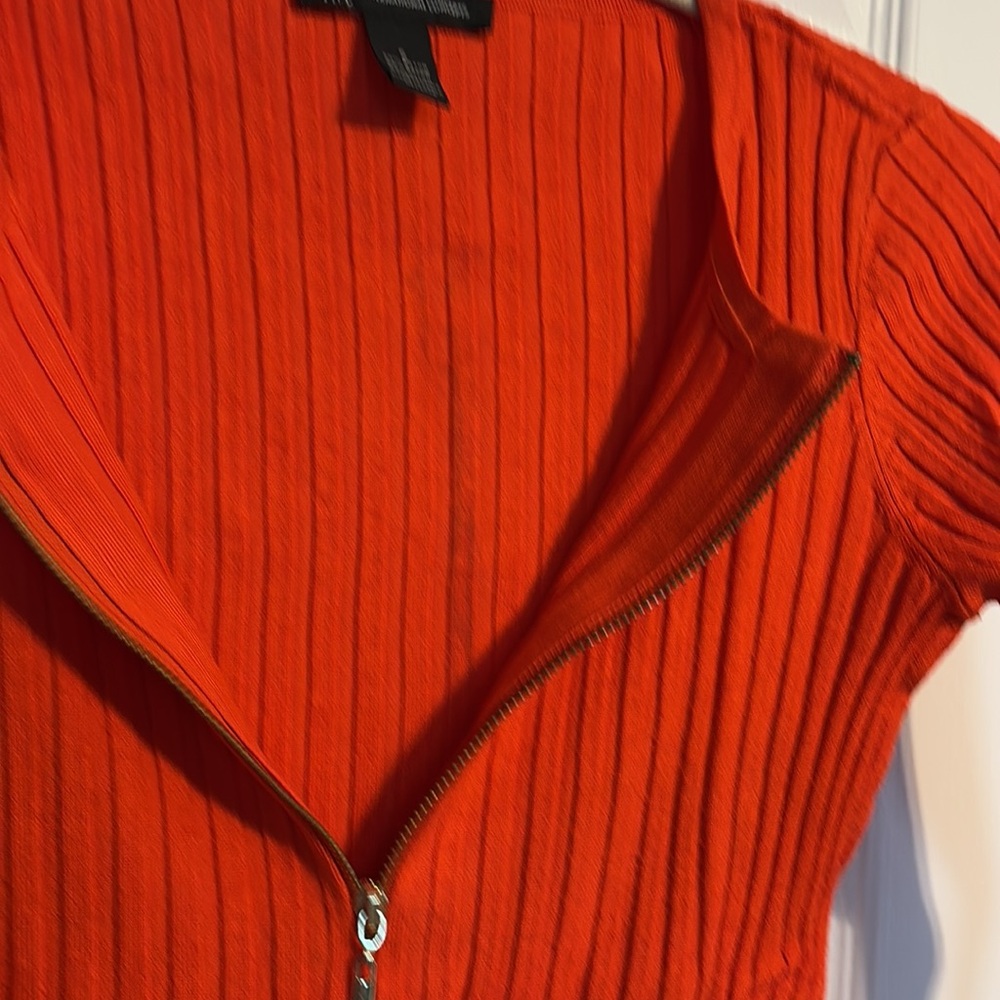 INC International concepts orange ribbed Sweater with gold zipper size small - Picture 9 of 9
